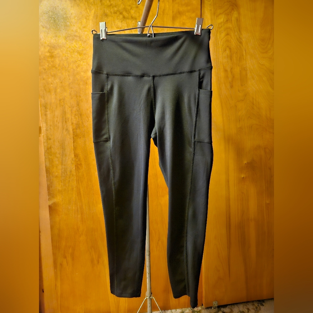 Balance small black leggings w pockets